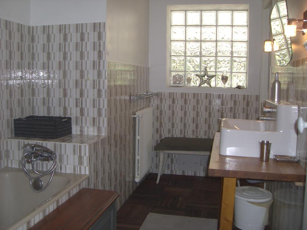 Bed and Breakfast Le Mas De Notre-Dame La Londe-les-Maures Zimmer foto