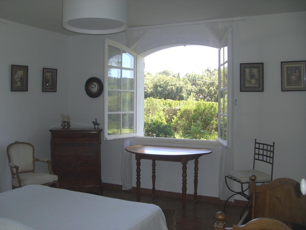 Bed and Breakfast Le Mas De Notre-Dame La Londe-les-Maures Zimmer foto
